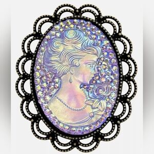 Women’s Cameo Brooch Iridescent Bronze Tone Edging Scalloped Crystals
